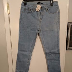 NWT Junior's Light Blue Wash Skinny Jeans, Size: 7